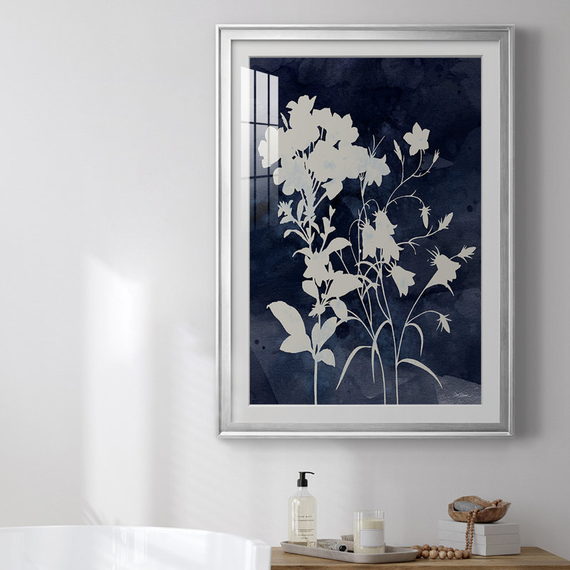 Reproduction encadrée de qualité supérieure Indigo Botanical II - prêt à être accroché, H 42,5 po x l 30,5 po x P 1 po