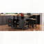 Îlot de cuisine avec tabourets de bar et prises de rangement-1110756301-1110756290