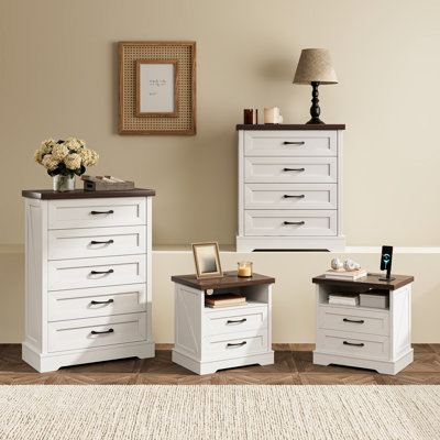 Ensemble de chambre à coucher 4 pièces Pappano, commode de ferme 4 tiroirs, commode 5 tiroirs et deux tables de chevet 2 tiroirs