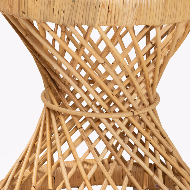 Table de bout en rotin naturel Tatum dans un style moderne et contemporain