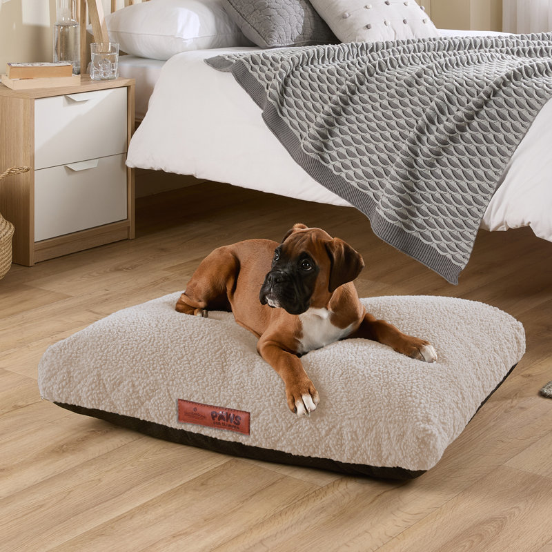 Slumberdown Paws for Slumber Machine Washable Cushioned Sherpa Pet Bed, Beige, Small (11-25 lbs)