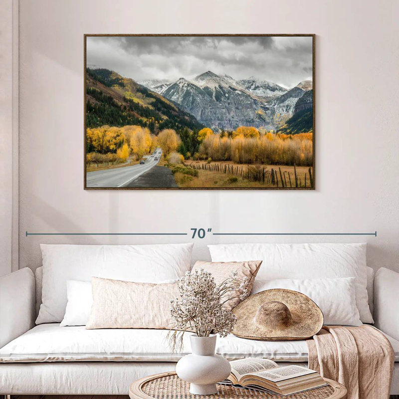 Route d'automne à Telluride, 46 po x 31 po, Cadre flottant noyer