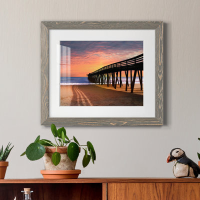 «VA Beach Pier» par J Paul - reproduction de photo sur papier encadrée