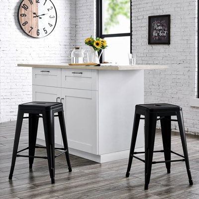 Tabourets de bar rétro en métal sans dossier rétro avec conception à 4 pieds, siège de 30 po, noir mat, et tendance pour la cuisine, design américain industriel de 2, robustes, idéal pour la maison