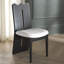 Chaise rembourrée en bois massif Kieran-610533848