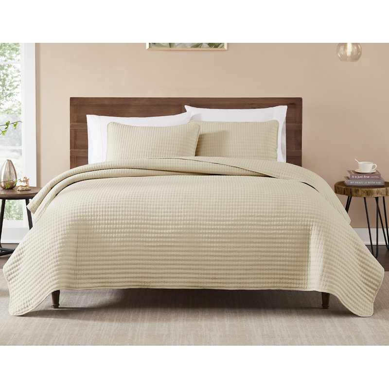 Reversible 3 Pieces Quilt Set - Soft Lightweight Bedspread, Beige, King Quilt + 2 Additional Pieces