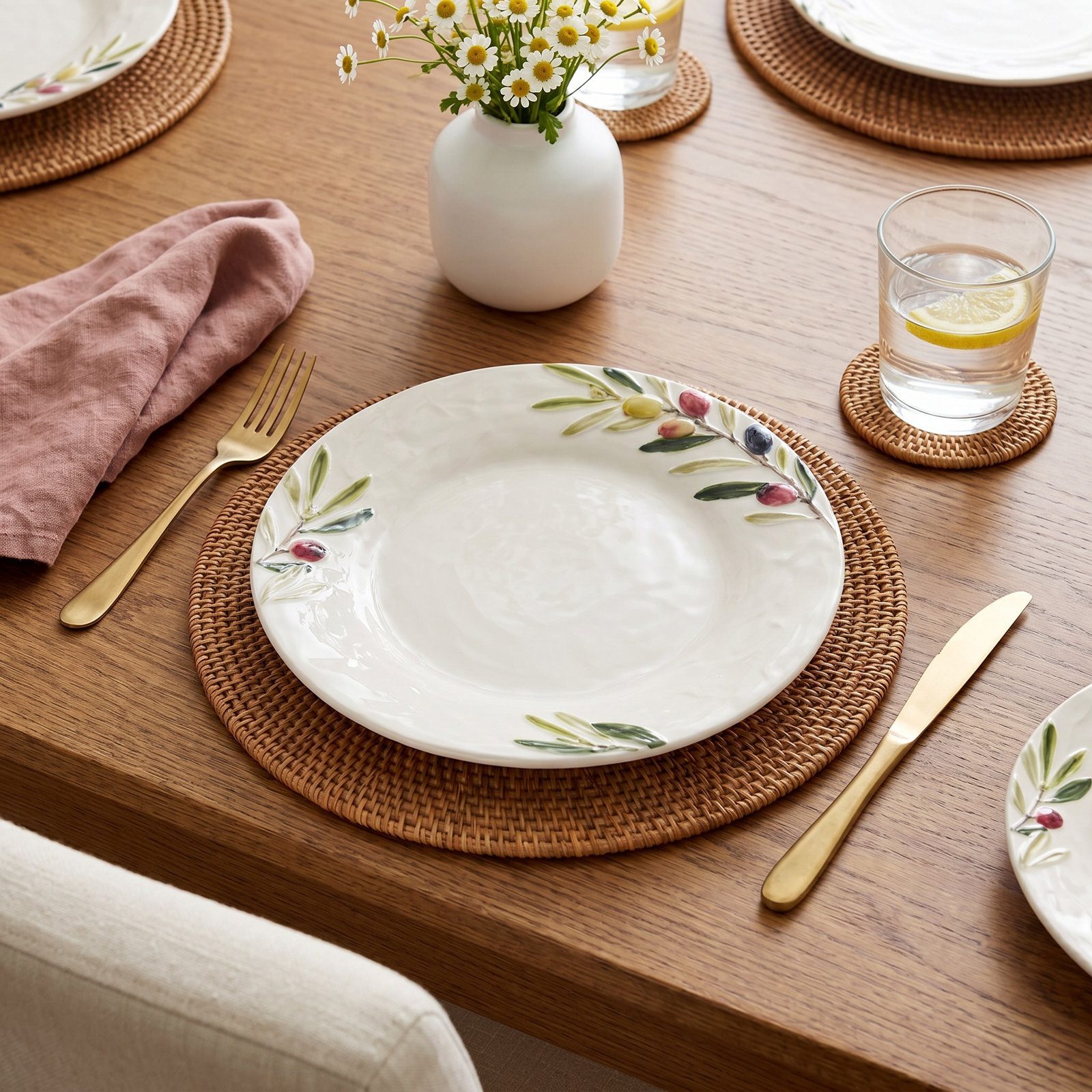 Olival 11" Dinner Plate