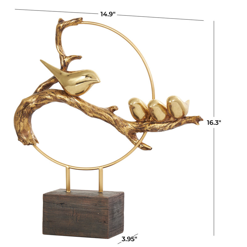 Sculpture en pierre polystone sur une branche