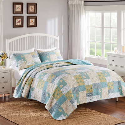 Ensemble de courtepointe 3 pièces 90 x 90 + 20 x 26 Greenland Home Fashions Evangeline Mist