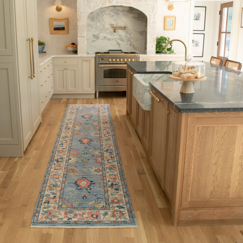 Elleanna Vintage Oriental Blue/ Multi Area Rug, Runner 2'7" x 12'2"