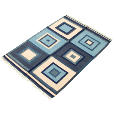 Tapis décoratif bleu clair en laine tissé à plat 4 pi 6 po x 6 pi 6 po emmeryn