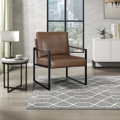 Chaise d'appoint moderne et contemporaine 24,5 po Daquan avec revêtement en similicuir, structure en métal exposée, coussin de dossier