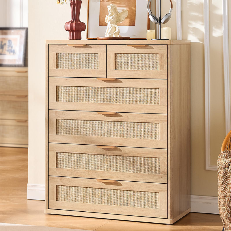 Ensemble de 3 meubles en rotin, style bohème bois : commode à 6 tiroirs (122 cm), commode haute (107 cm), table de chevet 1 tiroir (58 cm) avec station de recharge.