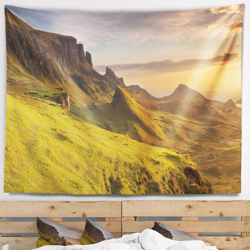 Tapisserie en polyester à quiraing écosse avec accessoires suspendus inclus, H 50 po x l 60 po