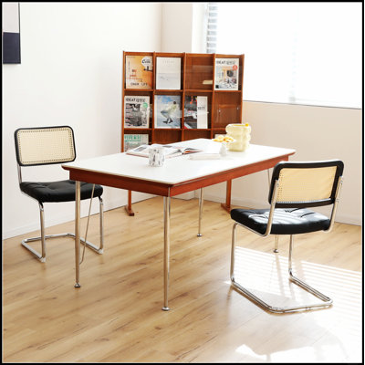 Ensemble de 2 chaises de salle à manger rembourrées en velours de style Mid-Century avec anneau de tête de lion, pieds en bois doré et garniture cloutée, ensemble de 2 pièces