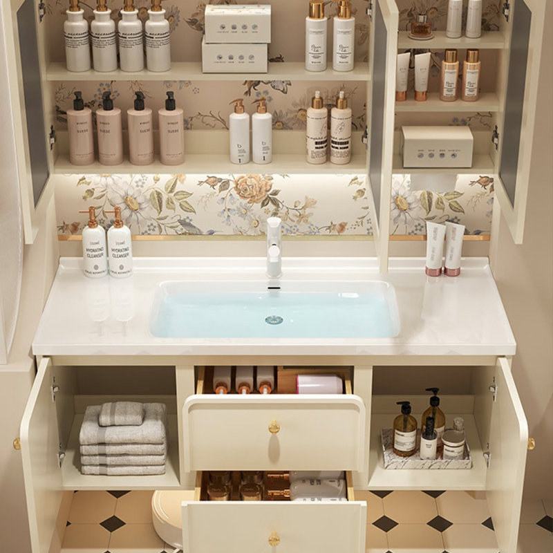 Armoire de salle de bain style français