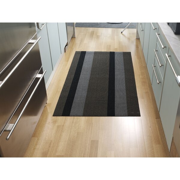 Chilewich Bold Stripe Shag Big Mat - Black/White