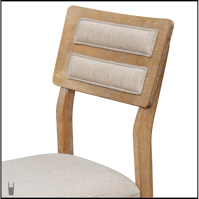 Ensemble de salle à manger de style classique et traditionnel avec chaises rembourrées et banc pour une décoration intérieure élégante