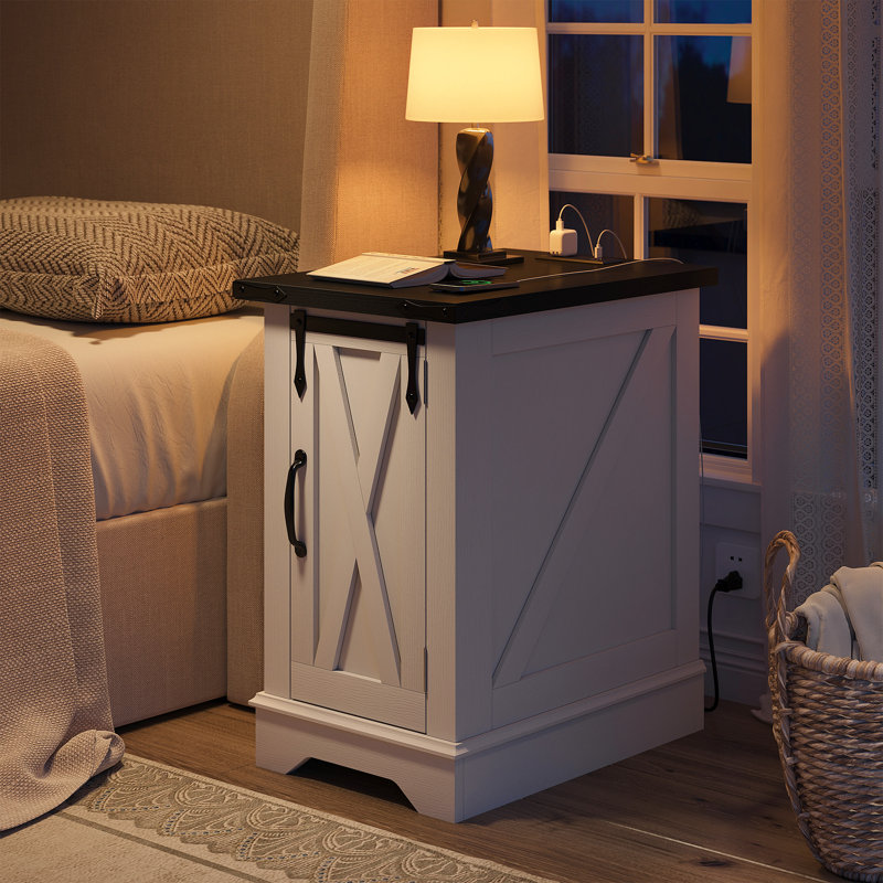 Table de chevet avec station de charge, tables de bout de style campagnard de 25 po avec grande porte d'appoint en bois et tablette de rangement réglable