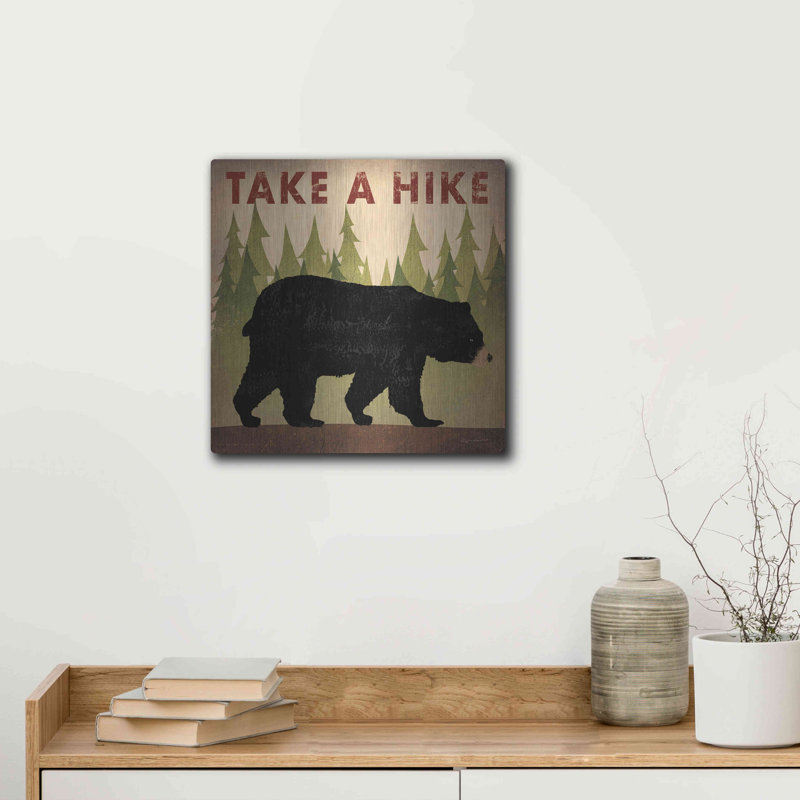 Luxe métallique «Take A Hike Black Bear» par Ryan Fo «Take A Hike Black Bear» par Ryan Fowler, H 12 po x l 12 po