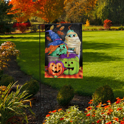 Drapeau de jardin de citrouilles costumées