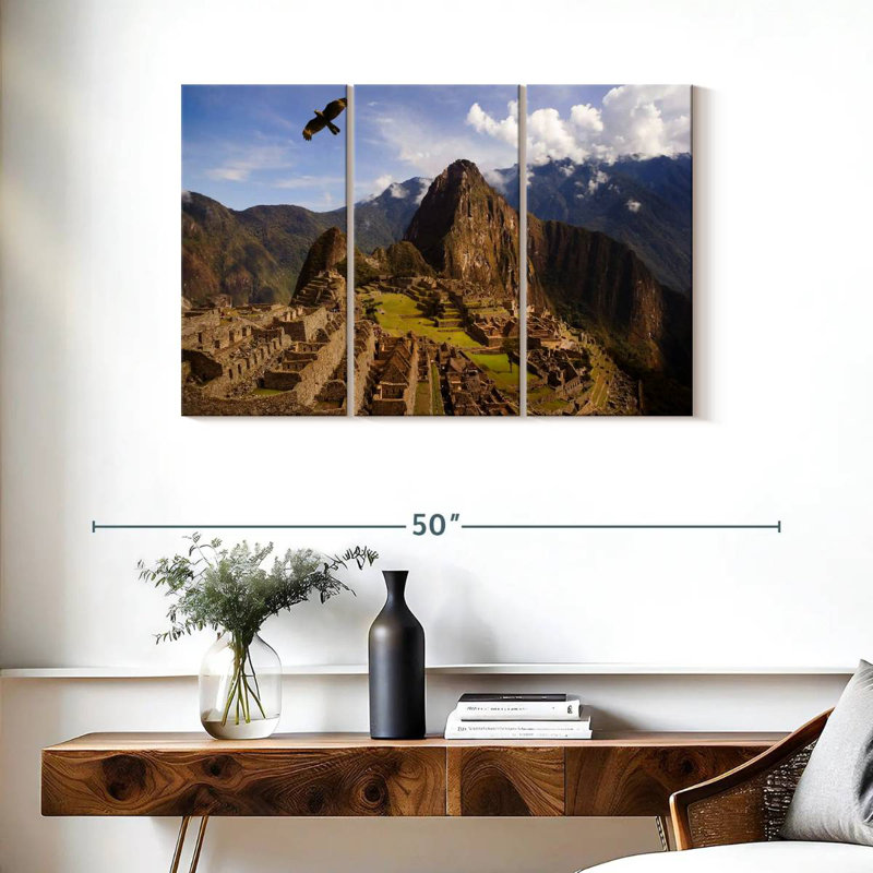Lilie Hawk au-dessus du Machu Picchu, H 24 po x l 38 po