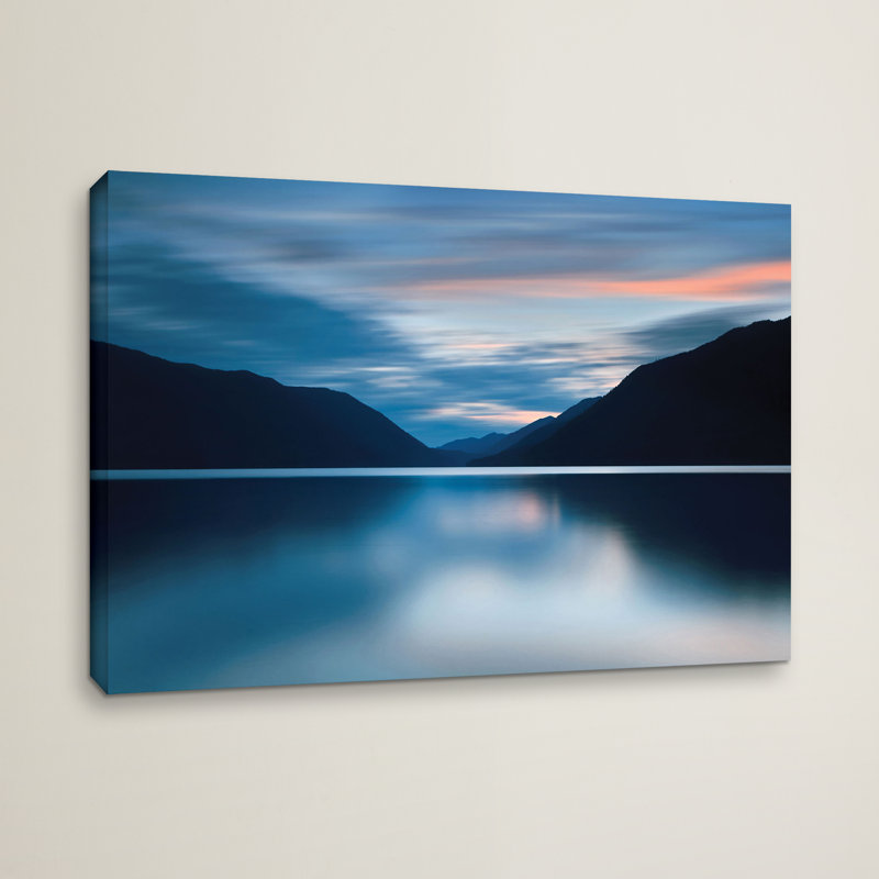 « lake croissant crépuscule », reproduction de photo sur toile tendue, H 24 po x l 36 po x P 2 po