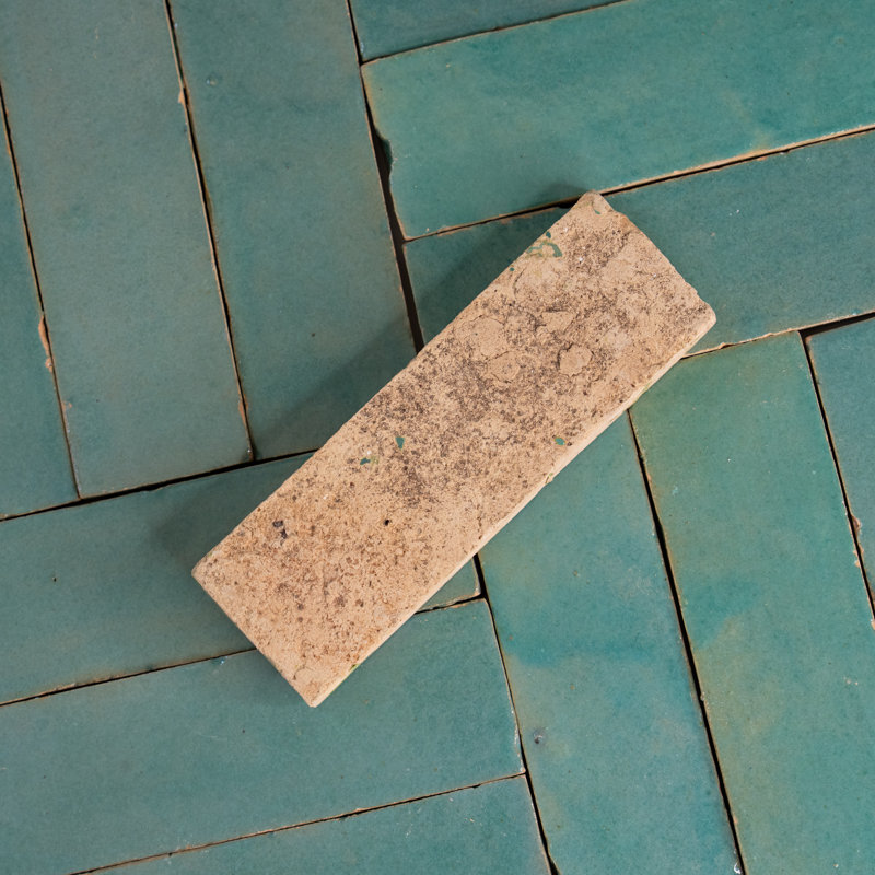 Zellige marocain uni bleu fait à la main 2 x 6 po