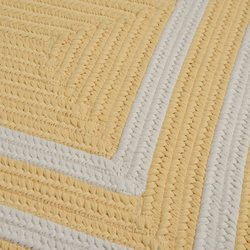 Tapis jaune à motif géométrique tressé Cisbrough, Carré 10 pi