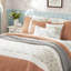 6 pièces de courtepointe en coton corail, grand / grand, avec coussins décoratifs en satin pour la chambre à coucher, literie grand corail et coussins décoratifs, style-120944845-120944843