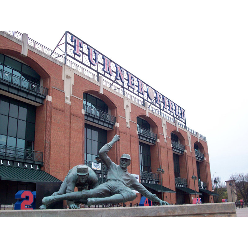 Turner Field, H 18 po x l 24 po