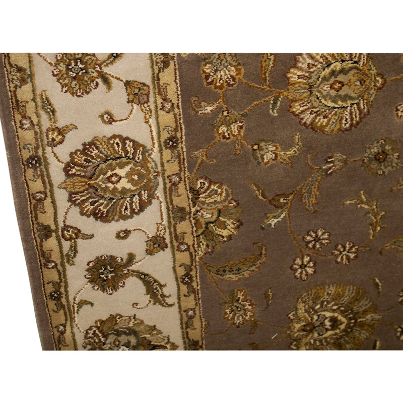 Oriental Area Rug in Brown/Camel
