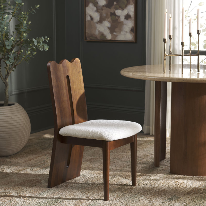 Chaise rembourrée en bois massif Kieran, Crème / noyer