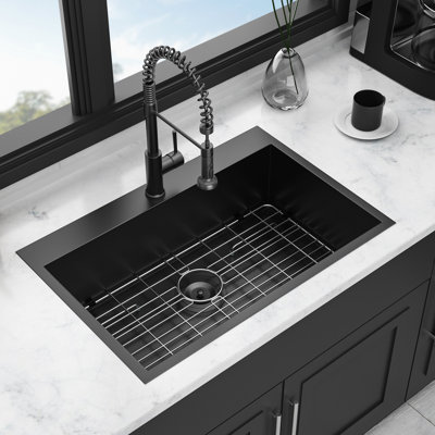 Évier de cuisine encastré noir Gunmetal - 30 po de largeur. Acier inoxydable de calibre 18. Bol simple. Chaleur et infiltration. Facile à nettoyer. Profondeur de 9 po avec drain et grille de rinçage 30 po x 22 po x 9 po. Acier de calibre. Fabriqué.