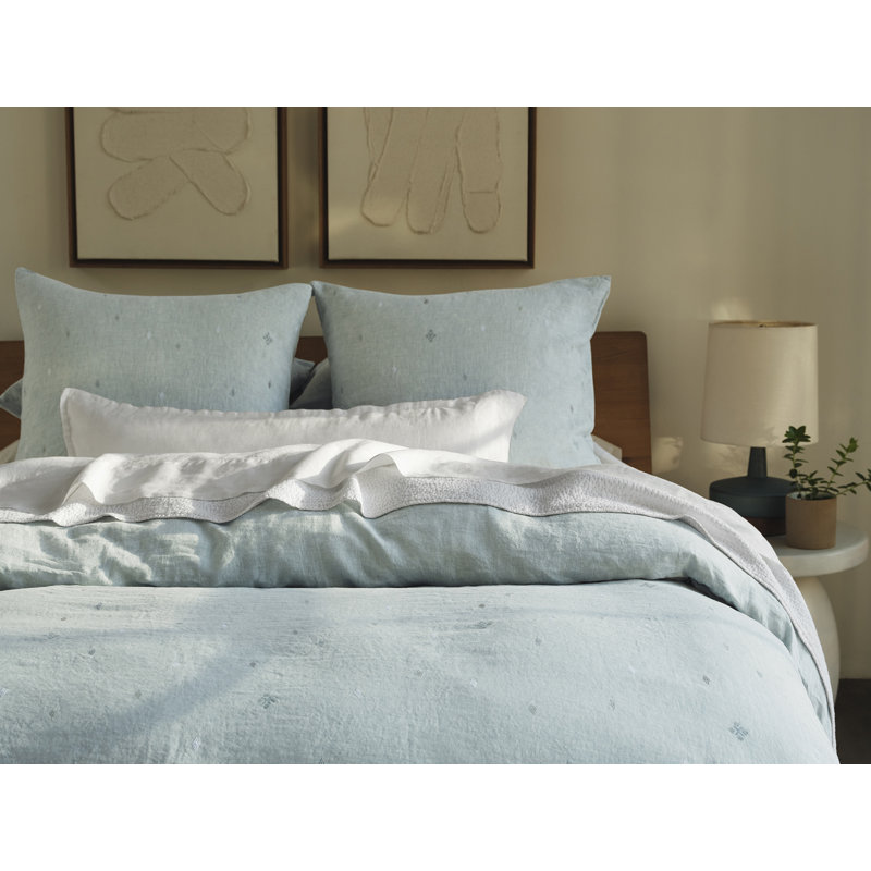 Taie décorative brodée Cambria, Euro, Chambray bleu pacifique avec multicolore
