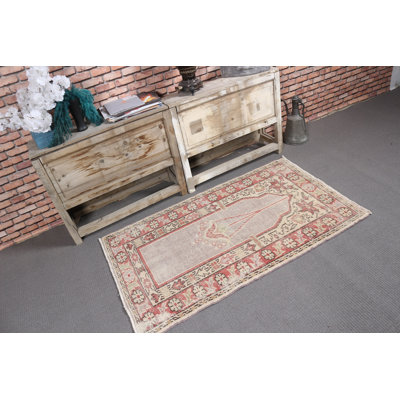 Petit tapis rétro anatolien en rouge avec motif décoratif bohémien tissé à la main