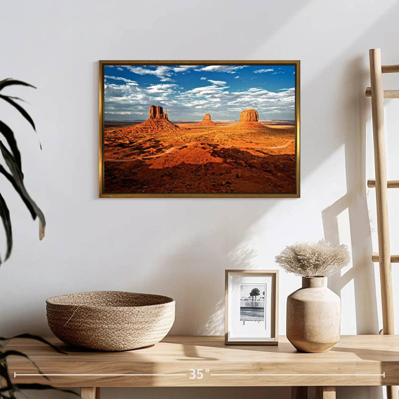 Monument Valley I, 19 po x 13 po, Cadre flottant doré