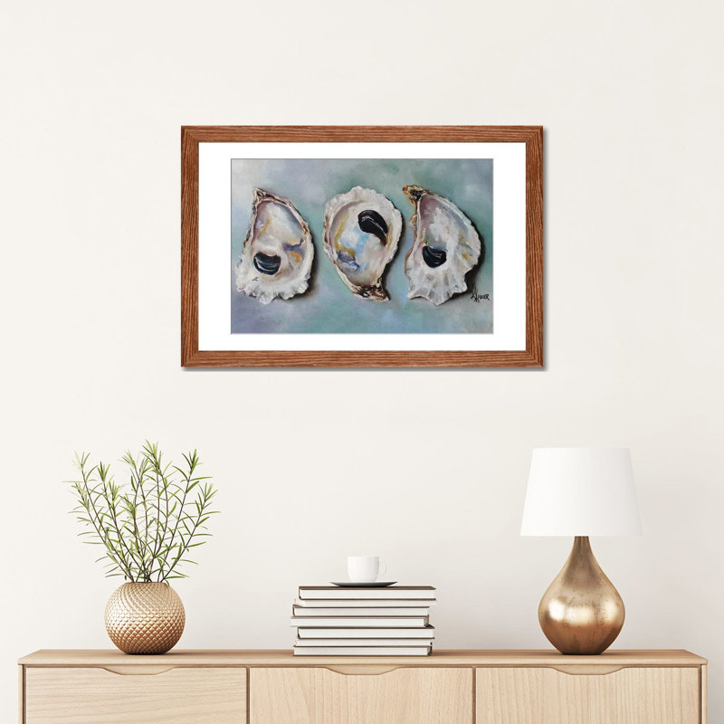 «Bay Oyster Shells» par Kristine Kainer, reproduction, Papier dans un cadre photo, H 16 po x l 24 po, Bois classique