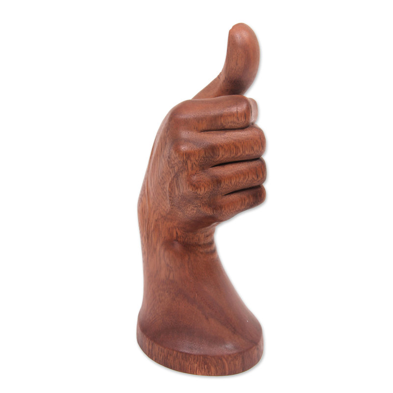 Figurine artisanale en bois fabriquée à la main
