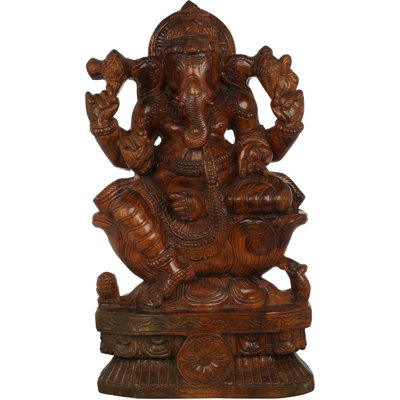 Shri Ganesha assis sur un lotus