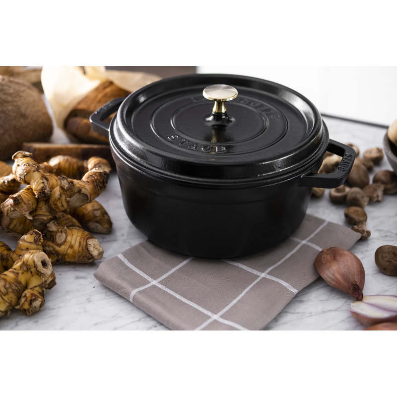 La Cocotte Cast Iron Round Cocotte, Black Matte, 2.75 quarts