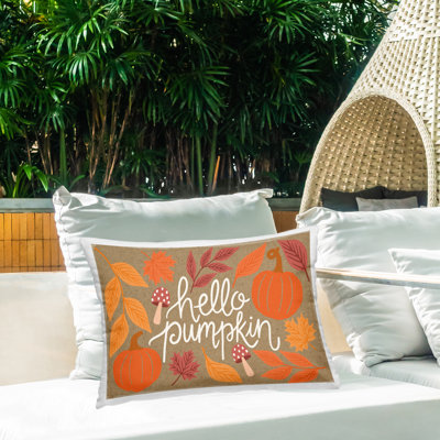Coussin d'extérieur Stupell Industries Rustic Hello Pumpkin Design par Taylor Shannon Designs