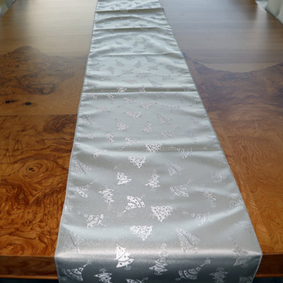Campden Floral Christmas Table Runner