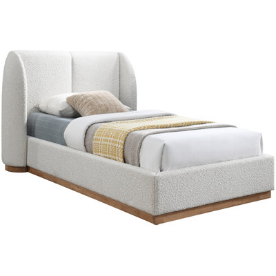 Jardin Boucle Bed
