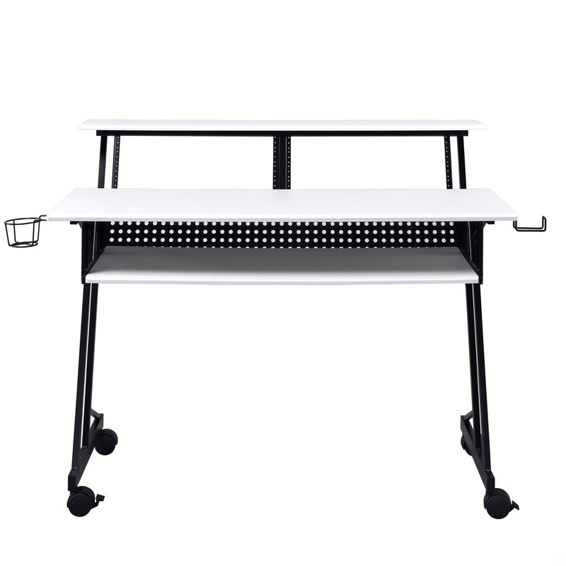 Bureau de studio de musique avec base en métal