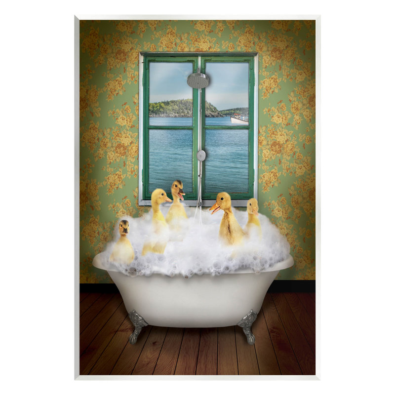 «Ducks Bathing Tub Ocean View» par John Hovenstine, H 19 po x l 13 po x P 0,5 po, Bois