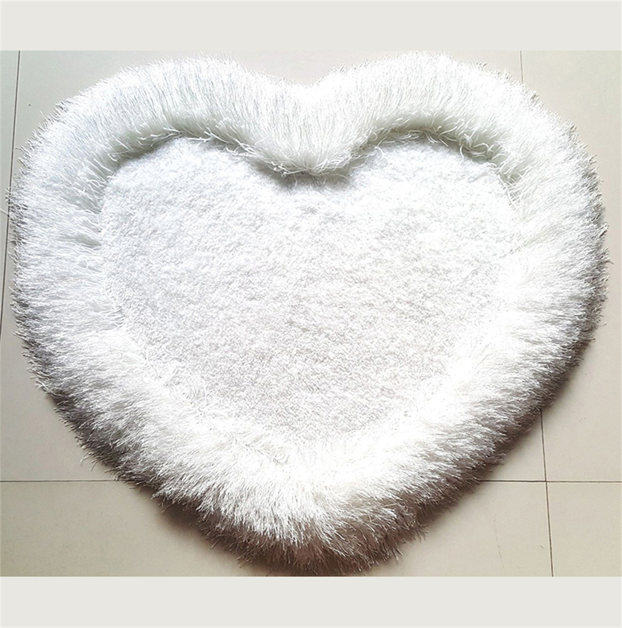 Mercer41 Heart Shape Hand Tufted 4-Inch Thick Shag Area Rug (28-In X 32 ...