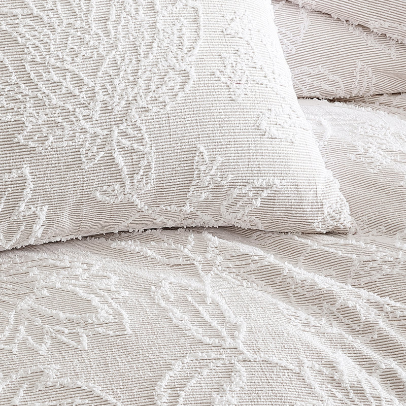 Full/Queen White Floral Polyester Comforter Set