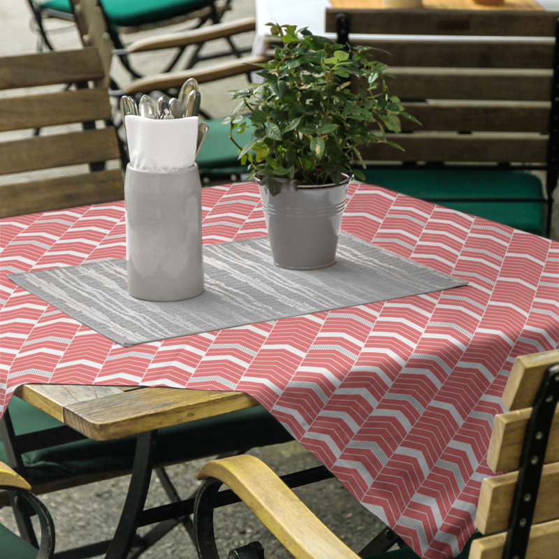 Nappe à chevrons à traits Stephenie, Rouge / Mauve