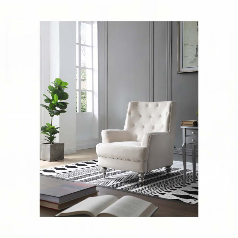 Élégant fauteuil ivoire pour espaces confortables